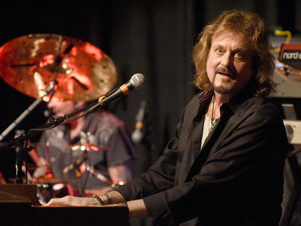 Why did Gregg Rolie leave the band Journey?