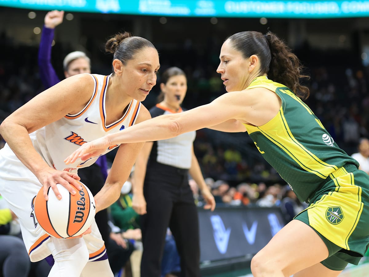 WNBA Sue Bird & Diana Taurasi サイン入り写真 VIDEO: Sue Bird, Diana Taurasi Jersey Swap in Potential