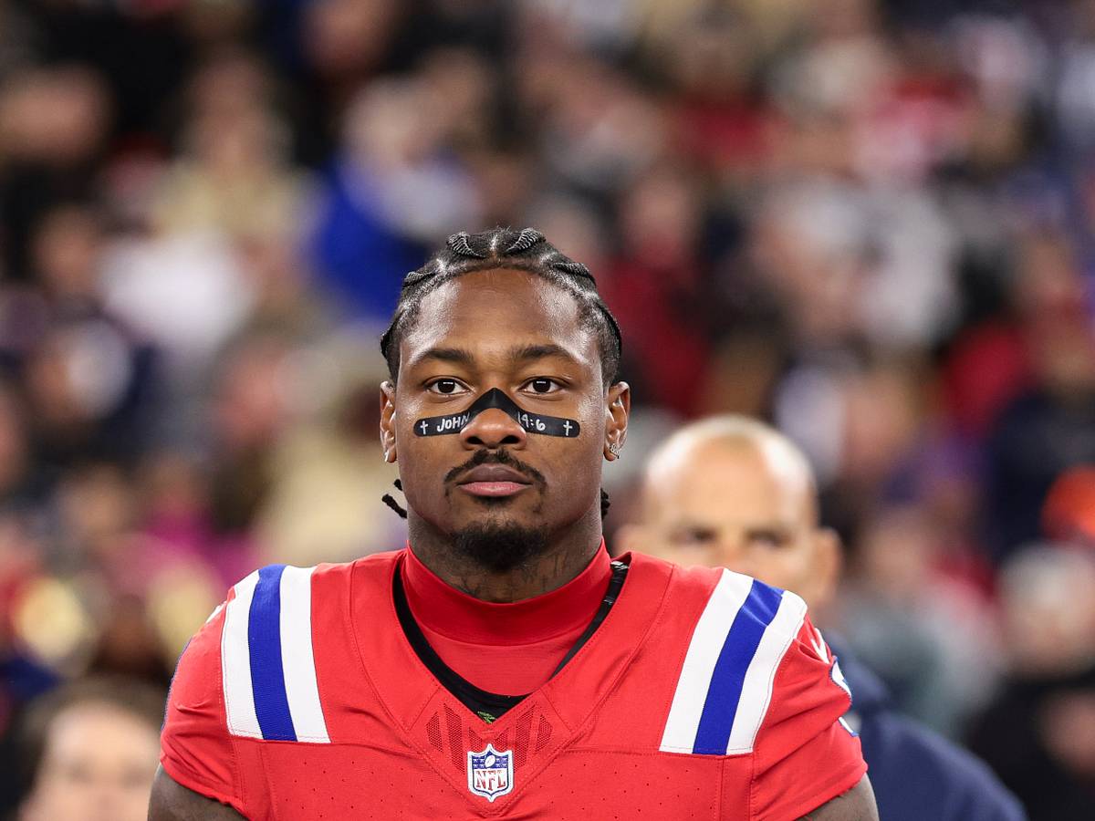 Former Vikings WR Stefon Diggs accused of choking woman over pay dispute