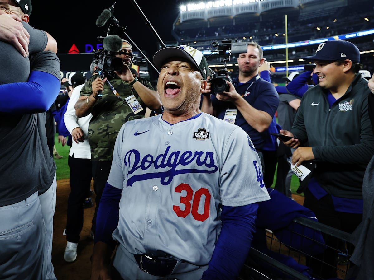 Dave Roberts' reaction to Dodgers' World Series final out will make you  emotional