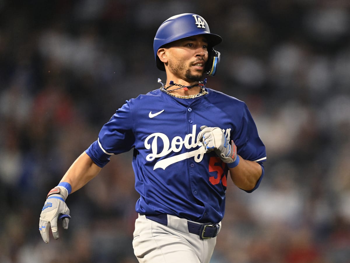 Dodgers News: Mookie Betts illness, Roki Sasaki prediction