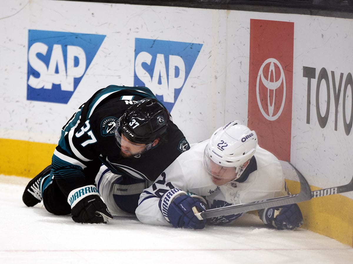 What the heck is wrong with the Toronto Maple Leafs?