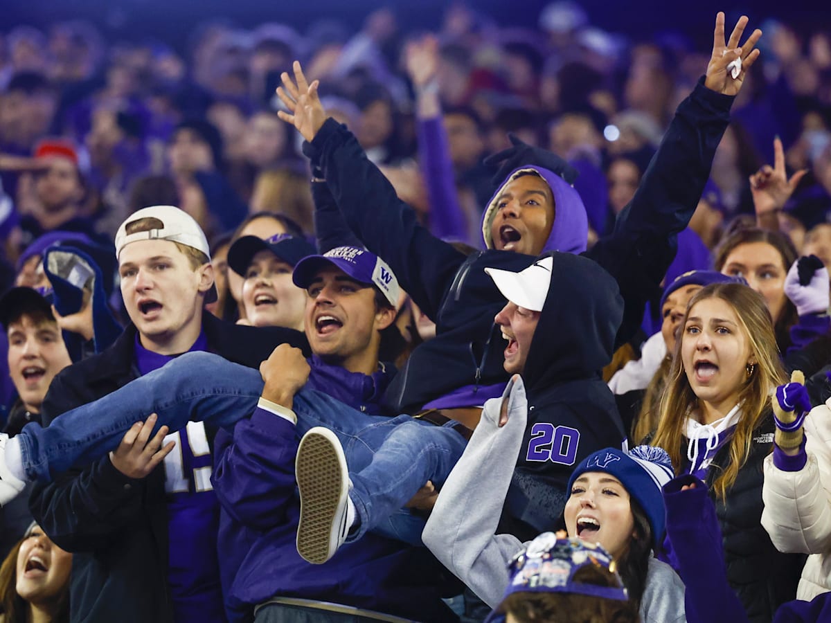 Uw husky football cheap