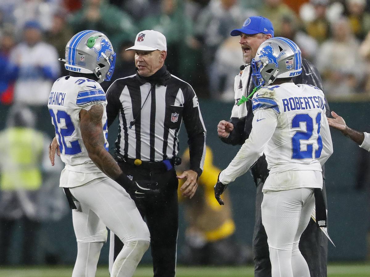 Lions Fans Having Terrible Flashbacks After Week 1 Ref News