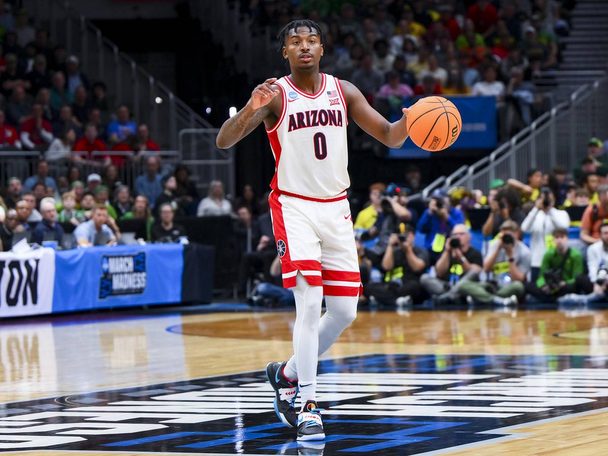 Jaden Bradley official return helps Arizona set foundation for 2025-26