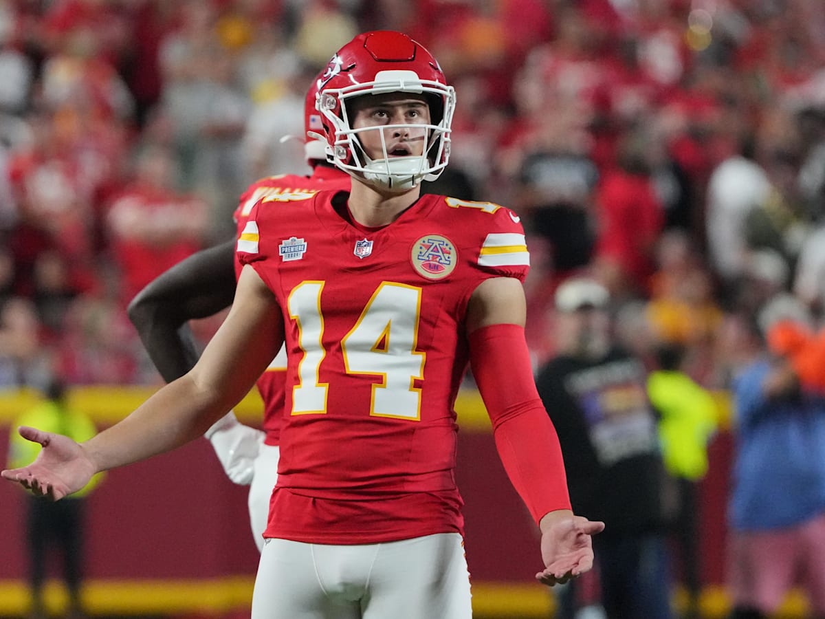 Chiefs Coach Sends Message to Specialist by Announcing Surprise Position  Battle