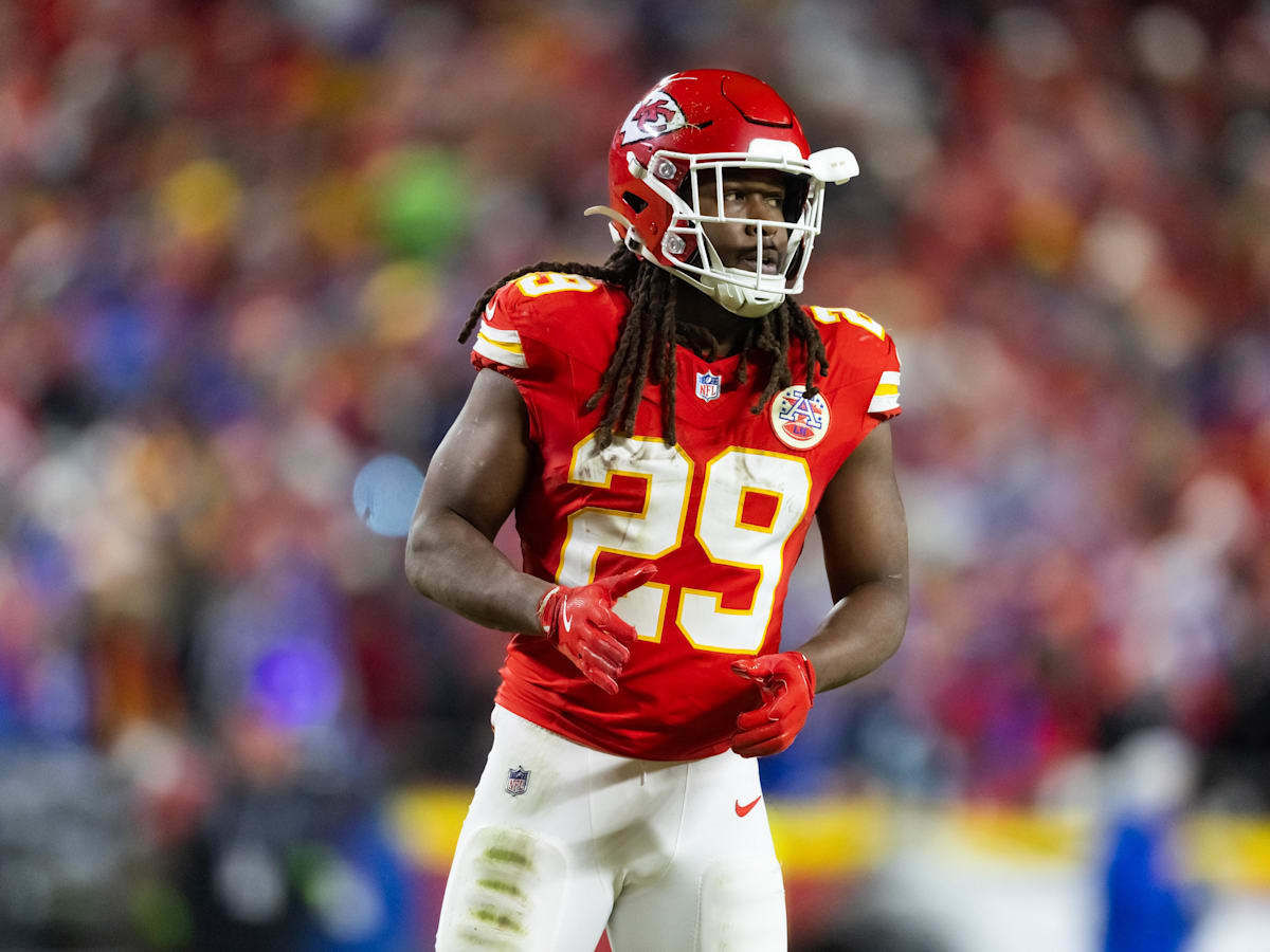 BREAKING: Kansas City Chiefs superstar Kareem Hunt unexpectedly pays $105 million in medical bills for 50 cancer patients in Elyria, Ohio, as part of the superstar's charitable activities - maa