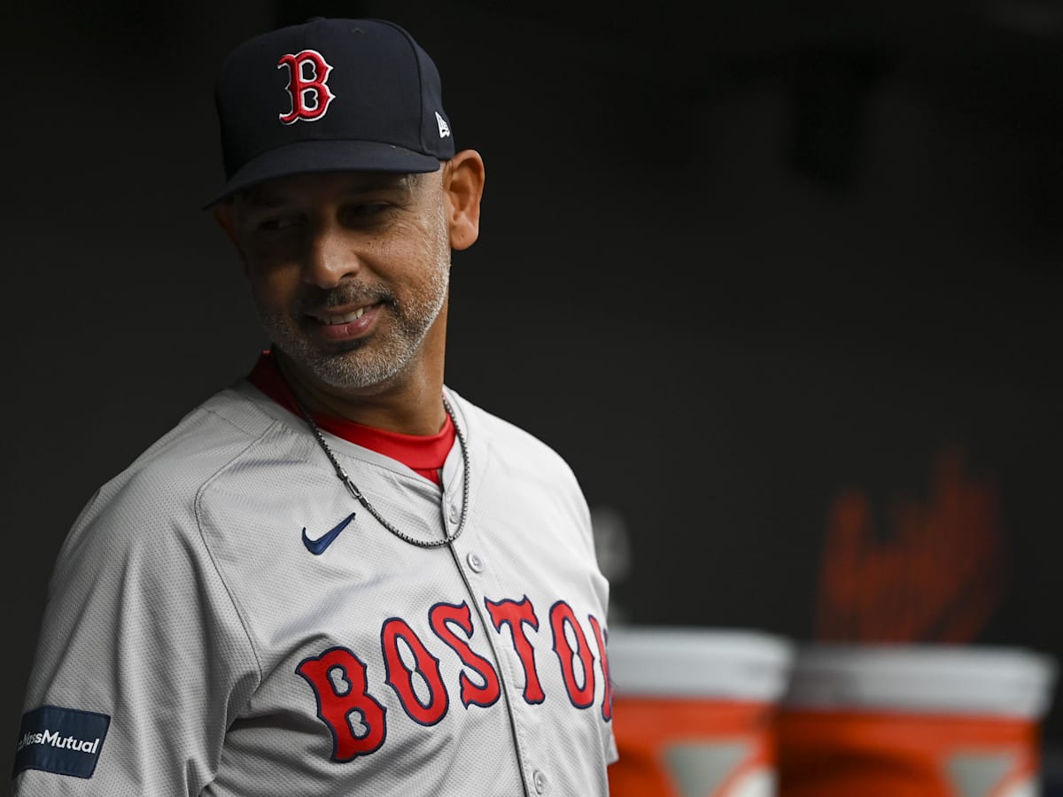 Red Sox Finally Sign Veteran Pitcher After Long Pursuit