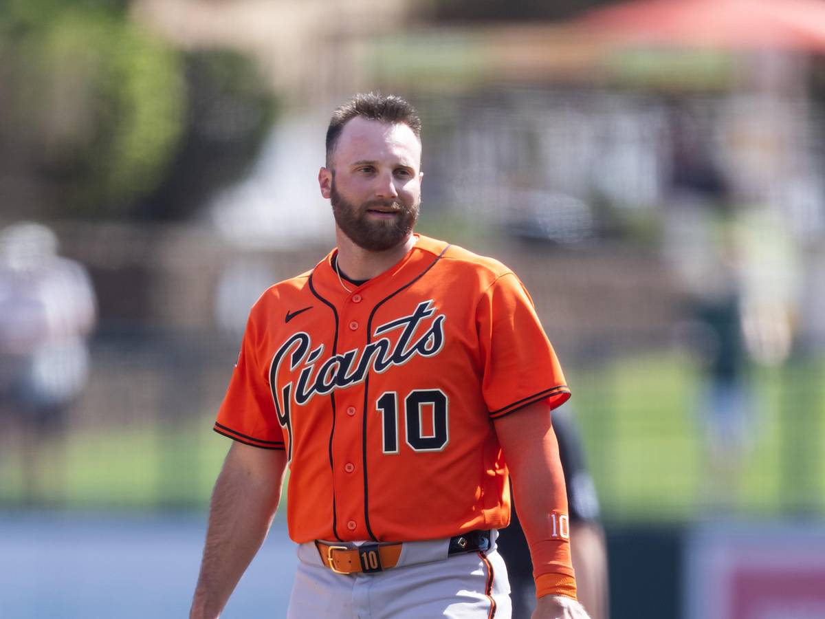 SF Giants seem to be hinting at unlikely starting first baseman to