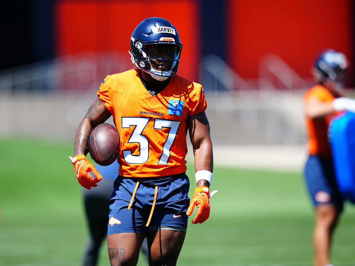 Experience vs. Explosion: Broncos Need Harvey to Beat Out Dobbins