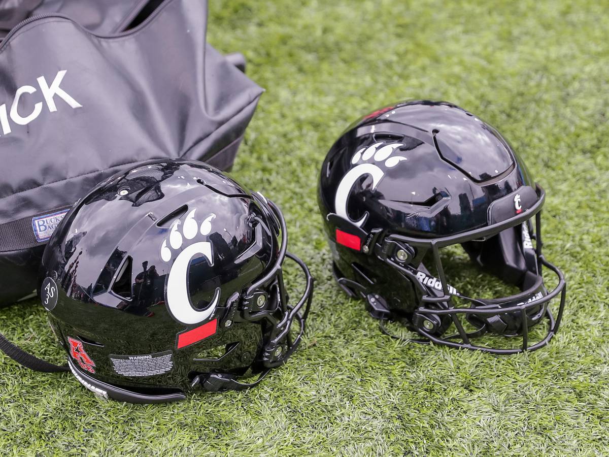 cincinnati bearcats football helmet image bin Cincinnati Bearcats Football Earns Commitment From 3-Star 2027 Wide  Receiver Ronnie Gomiller