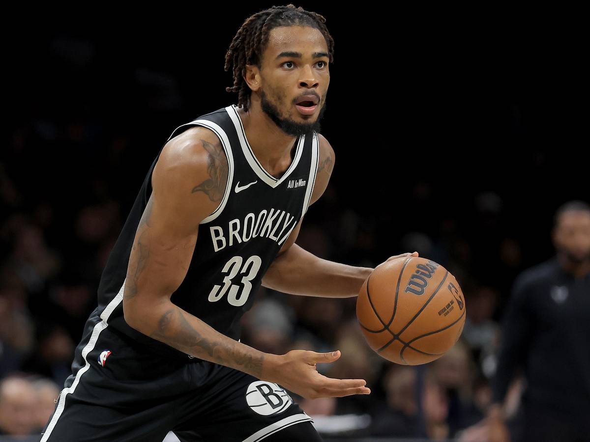 Lakers Linked to Trade for Rim-Running Center