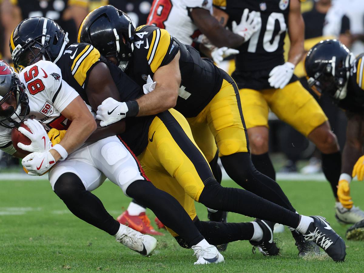 Surprising Steelers Rookie, Captain Named PFF All-Pro Team