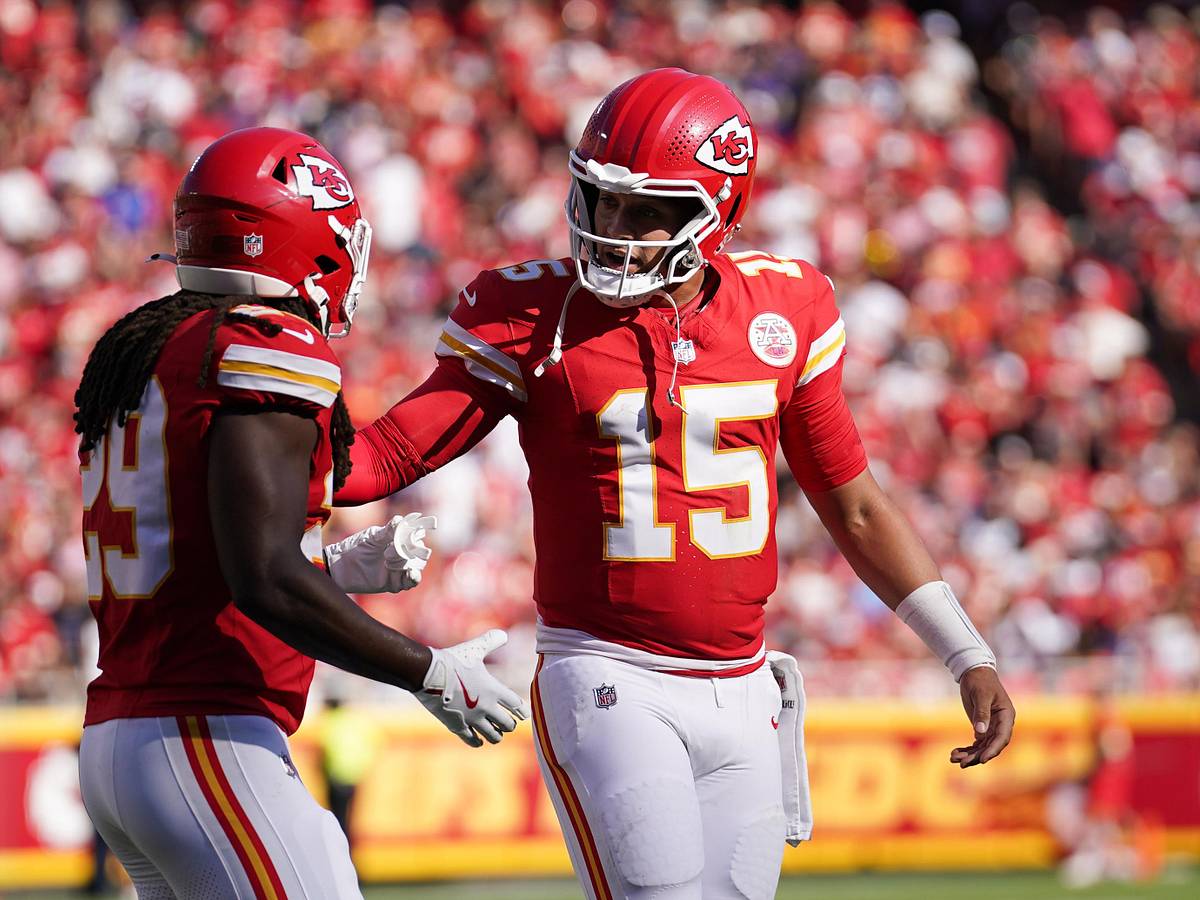 How Chiefs Should Address Running Back This Offseason