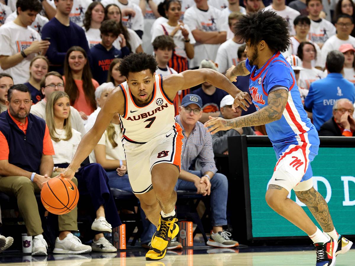 Auburn's Keyshawn Hall Nets SEC Honor