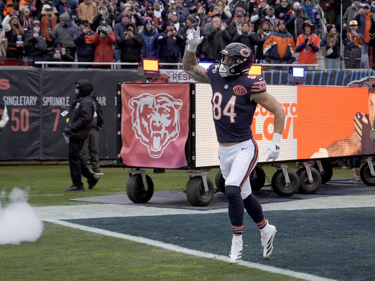 Week 14 Fantasy Football Start 'Em & Sit 'Em: Colston Loveland Vs