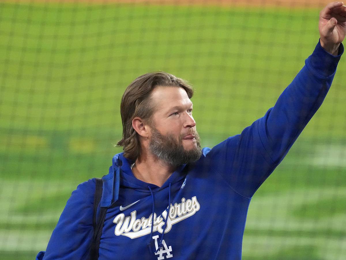 Clayton Kershaw Has Offer to Return to Dodgers