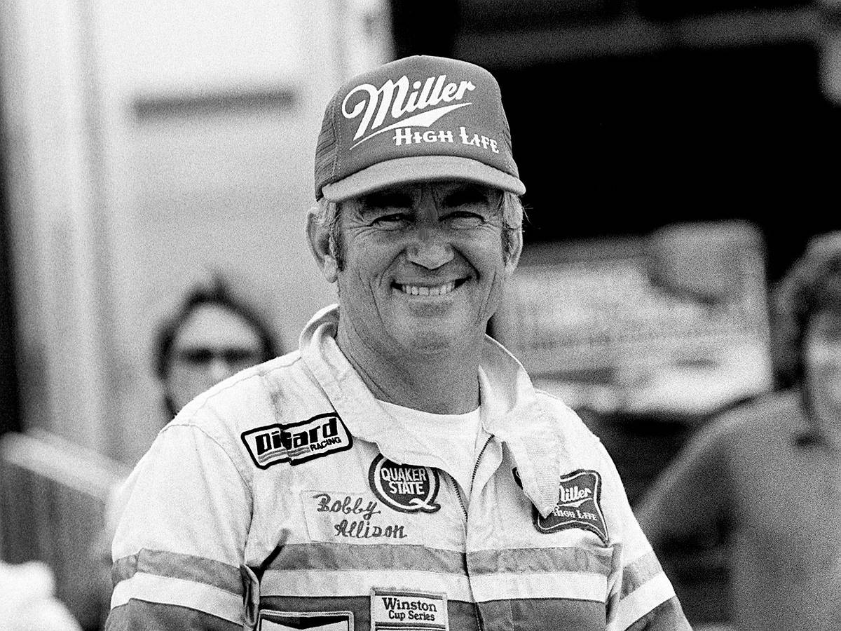 Casquette Vintage NASCAR Bobby Allison #22 - Chapeau Camionneur En Maille Snapback
