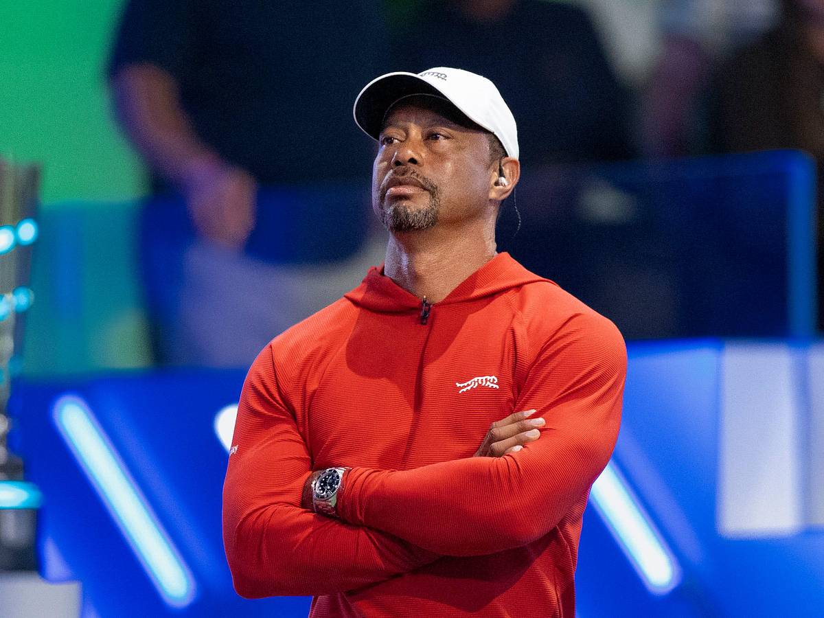 Tiger Woods Leaves the U.s. for Private Medical Treatment