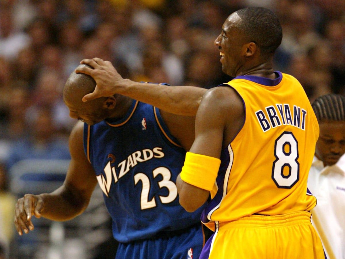 高騰中マイケルジョーダン&ピッペンカード　フュージョン　Kobe Bryant A Michael Jordan and Kobe Bryant Card Sold for a Record $13