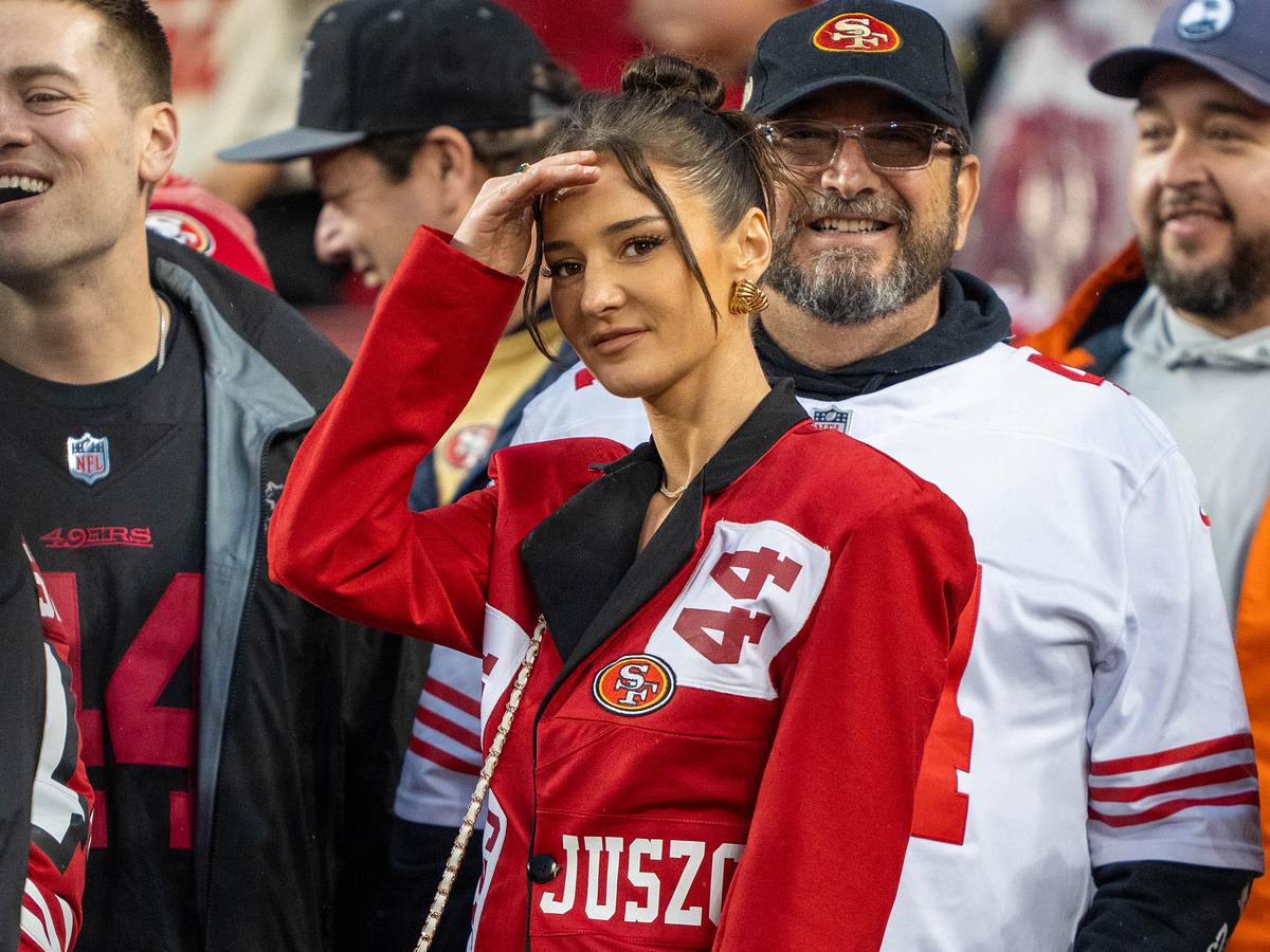 NFL WAG Kristin Juszczyk rips 49ers shirt into ab rocking, high