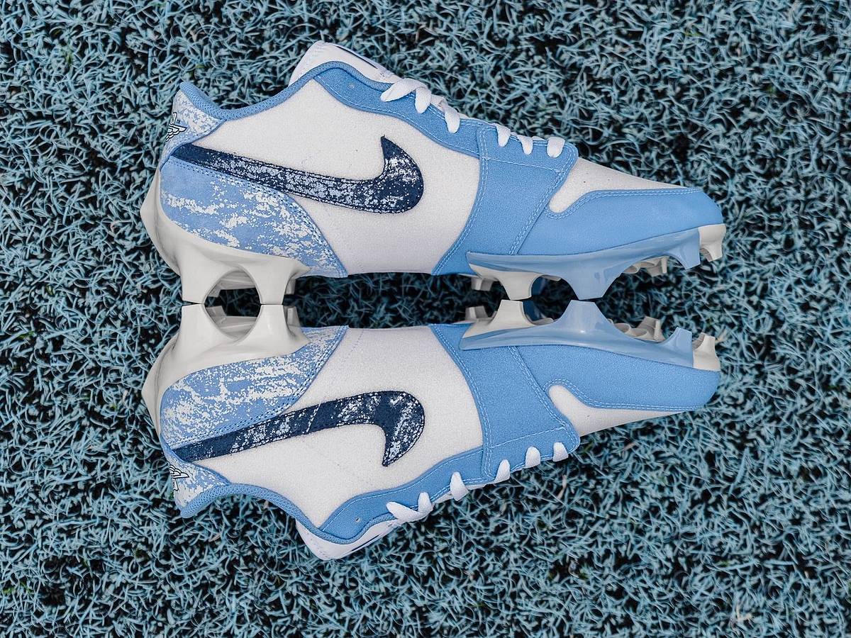 Jordan 5 unc cleats UCLAFootball unveils a new Jordan 5 PE cleat ? main image 3