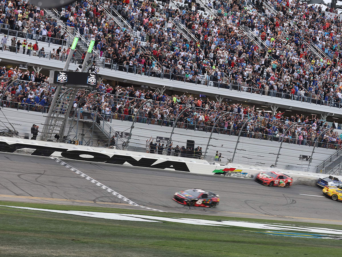 michael jordan finish line