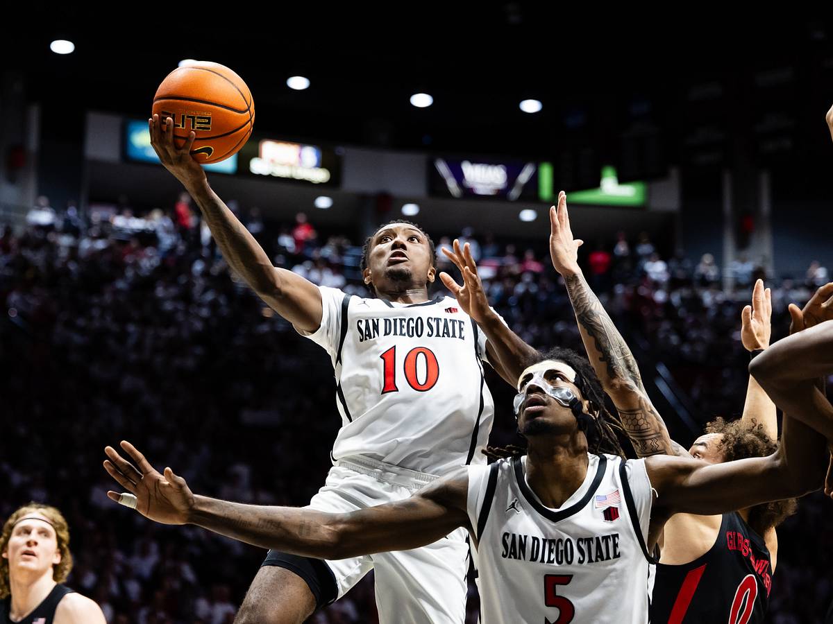 San Diego State edges UNLV 89-86 to keep Mountain West title hopes