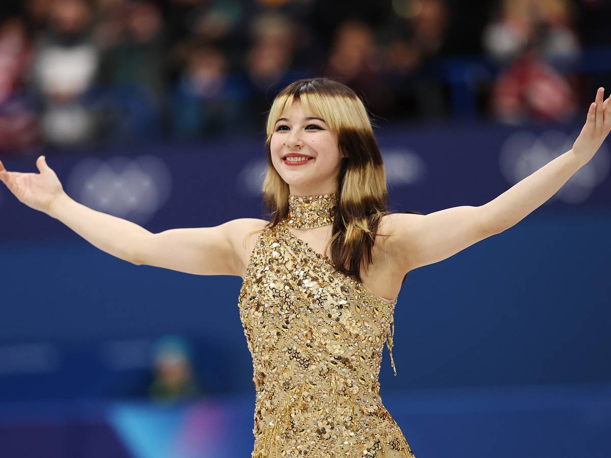 Gold Hair, Gold Dress, Gold Medal: Alysa Liu Radiates Joy As Olympic  Champion