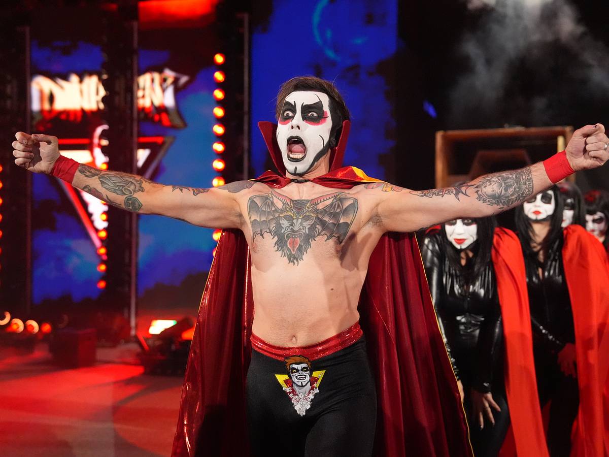 【M】ダンハウゼン カースド！パーカー　Danhausen WWE Top WWE Star Was Responsible for Bringing Danhausen to WWE