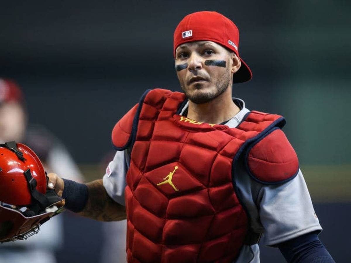STL Cardinals: Yadier Molina continues to break records
