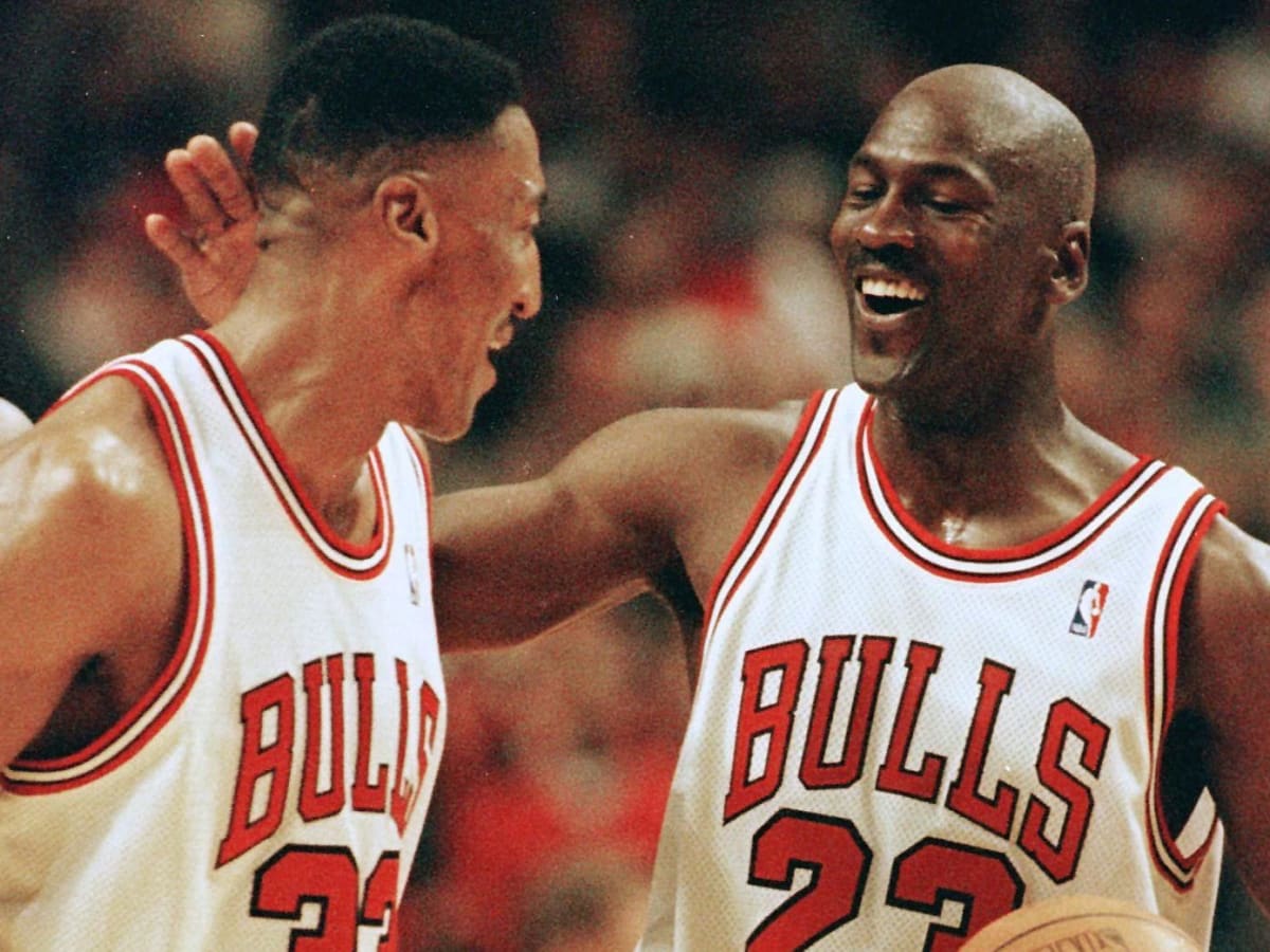 6 Incredible Michael Jordan-Scottie Pippen On-Court Connections