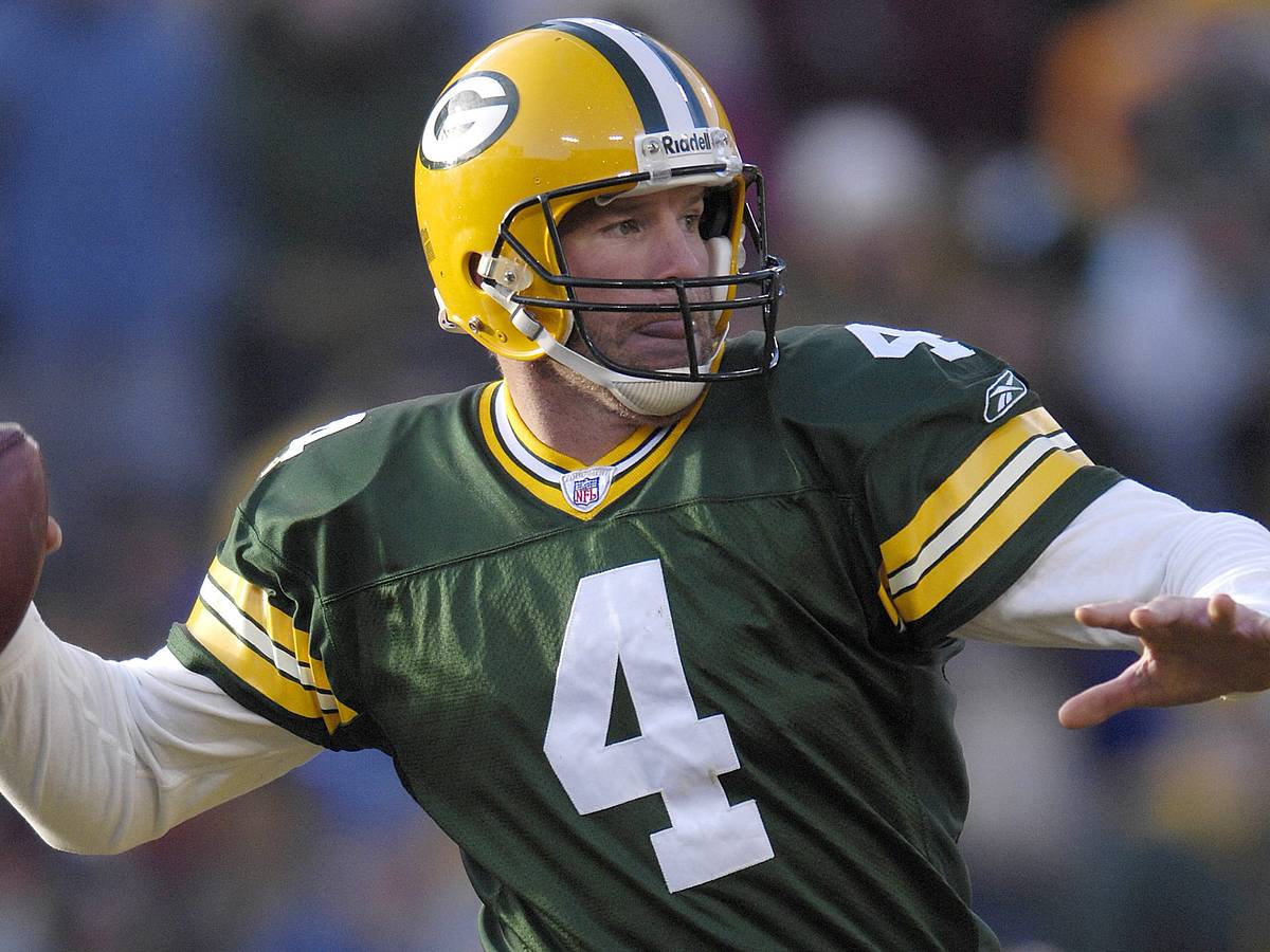 Revisiting the Packers-Jets Trade Involving Brett Favre