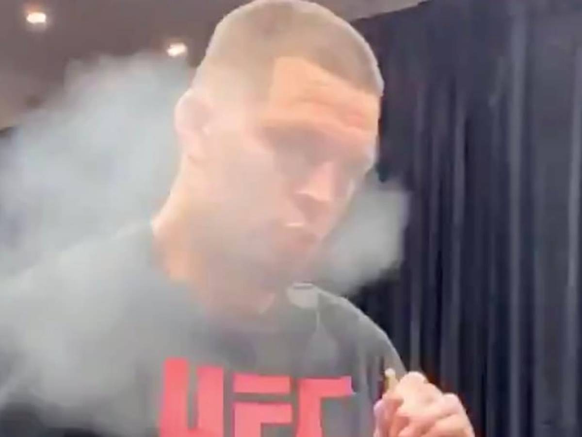 VIDEO: Nate Diaz Lights Joint at Open Workout Ahead of UFC 241 and Passes  it Around