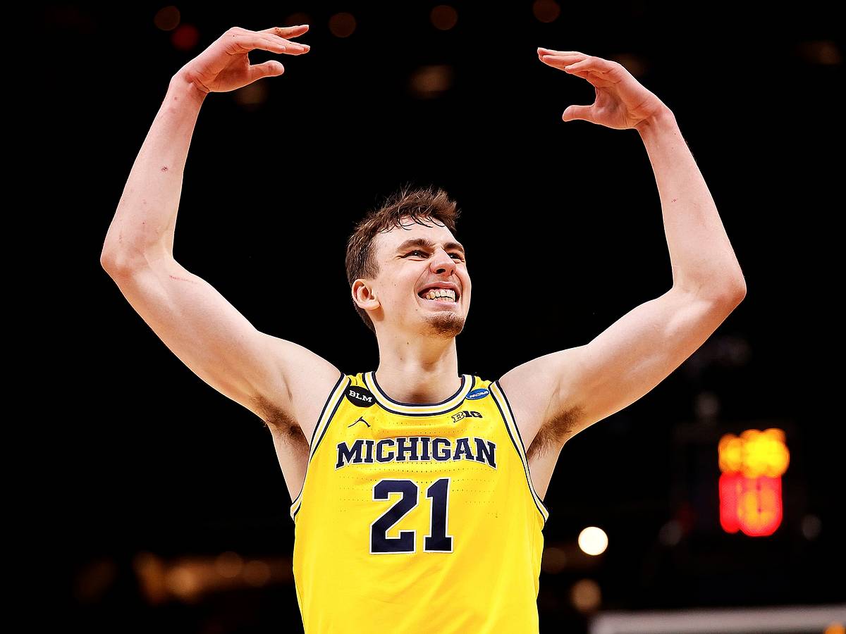 Trunk Franz wagners An MRI conducted Monday showed that forward Franz Wagner  main image 3