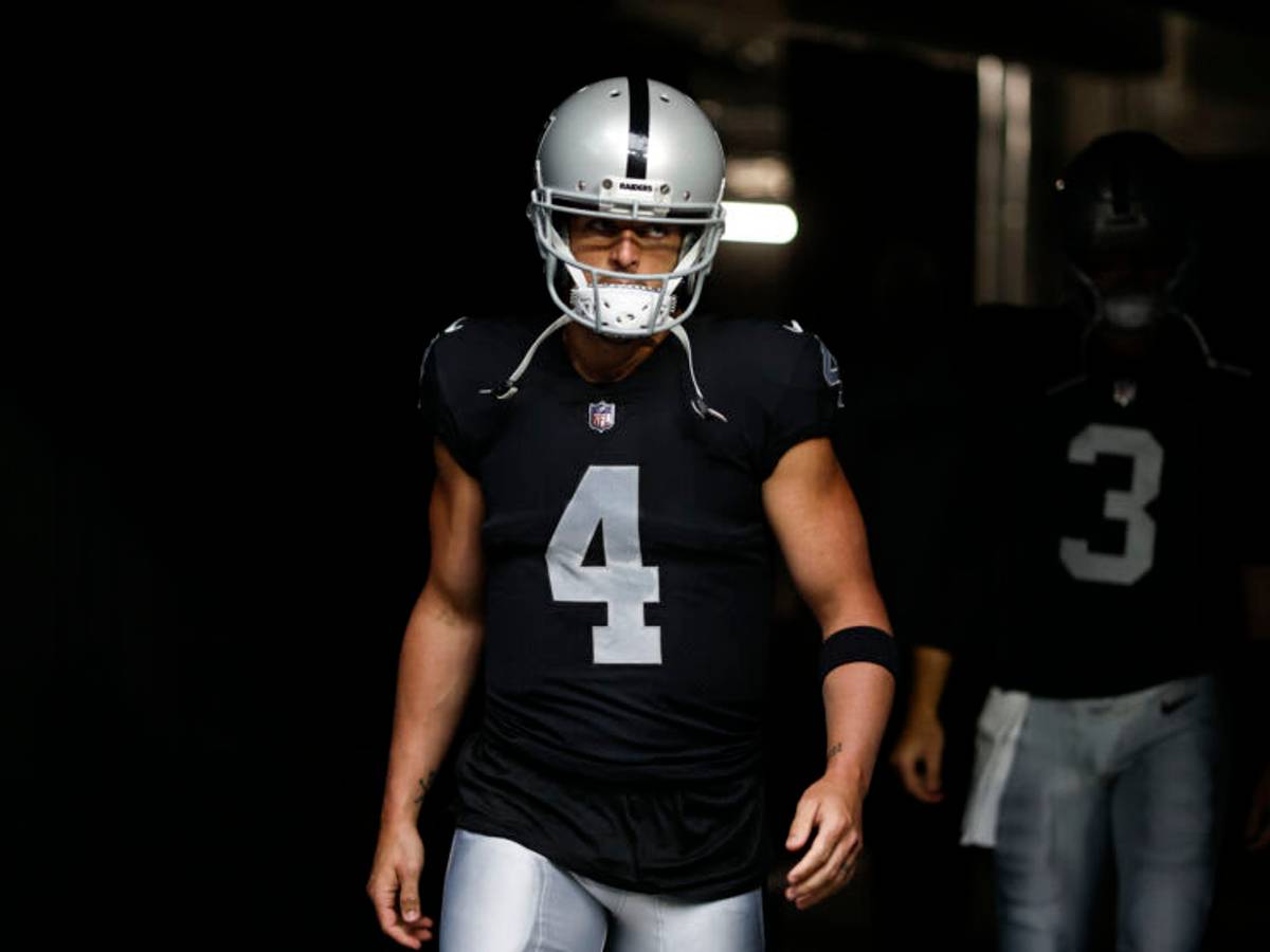 Raiders: Derek Carr is the most polarizing Raider ever, and both