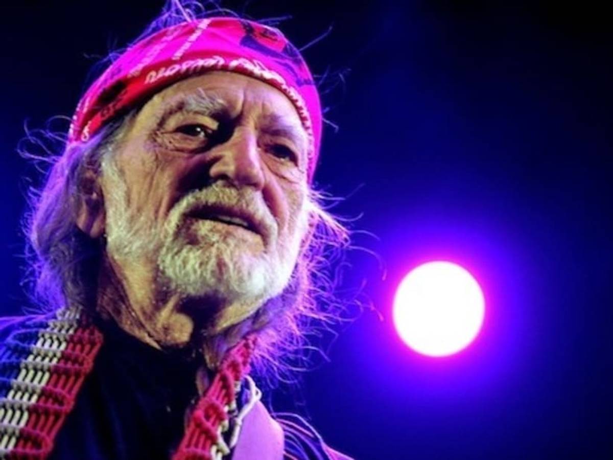 10 Crazy Facts About Willie Nelson