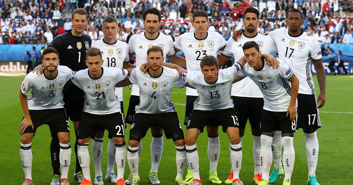 German Team Physio Spotted Wearing Cr7 Branded Underwear 90min