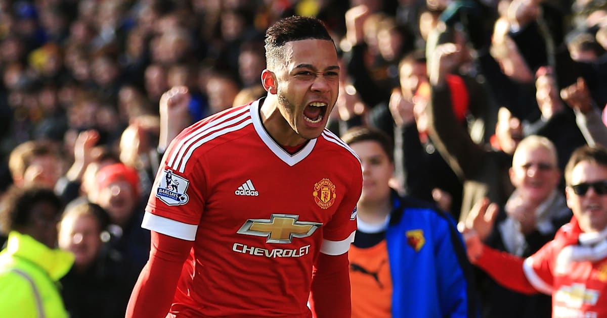 Photo Memphis Depay Reveals Contents Of Suitcase On Instagram As Man Utd Depart For Tour Of China 90min