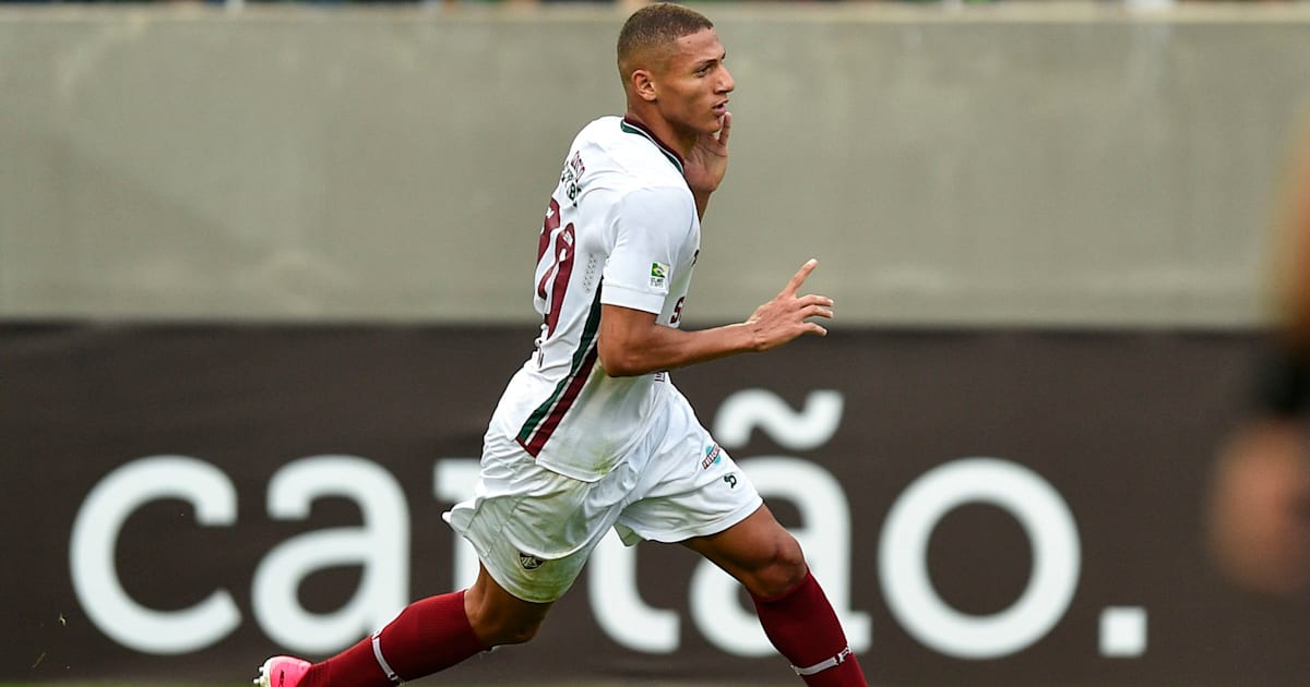 Após negociação polêmica, Richarlison posta mensagem em sua defesa | 90min