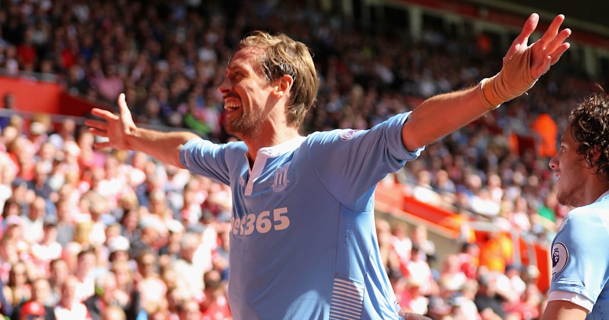King Of Banter Peter Crouch Strikes Again With Hilarious Response To Fan On Social Media 90min