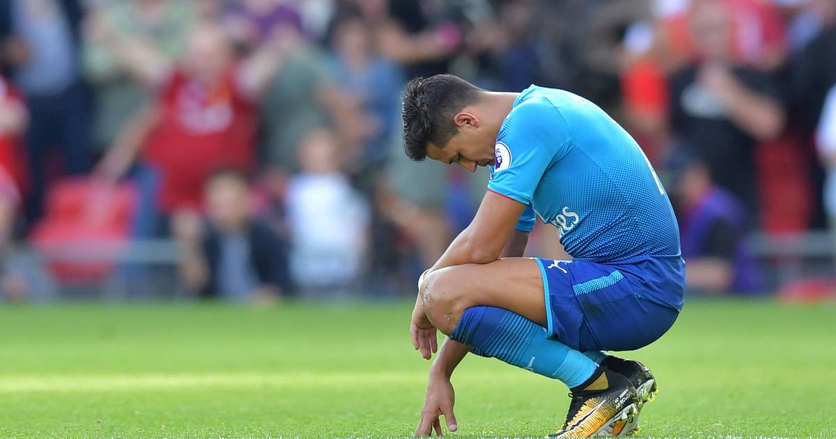 Man Utd Contact Arsenal as They Look to Muscle in on Man ...