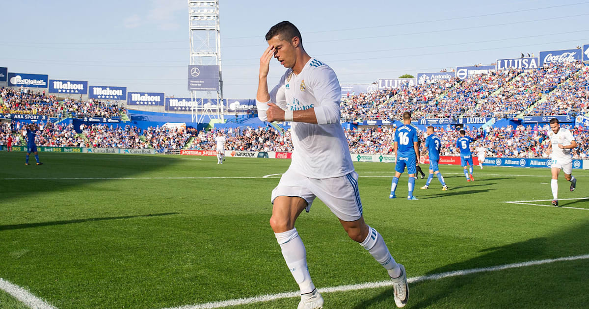 Photo Ronaldo Imposter Arrested On Sidelines Of Real Madrid Vs Getafe 90min