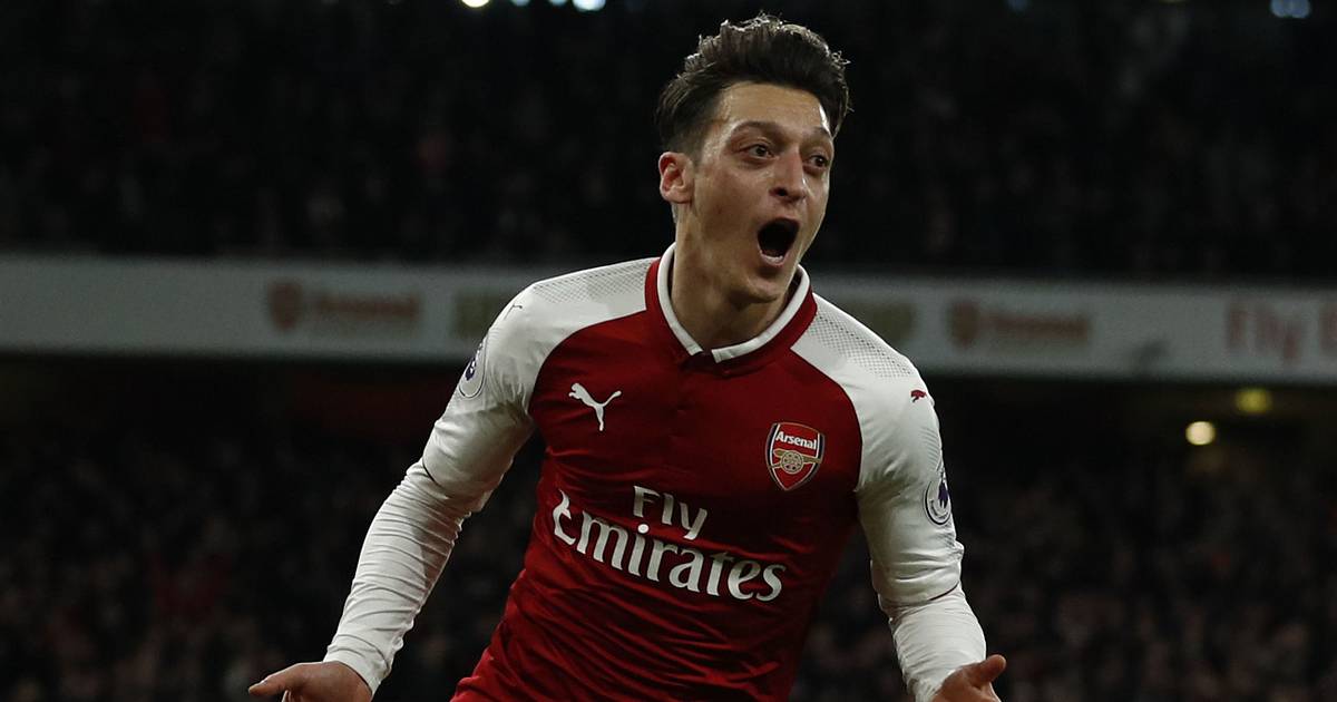 Mesut Ozil Eyes Silverware Admits Really Easy Decision To Sign Contract Extension 90min