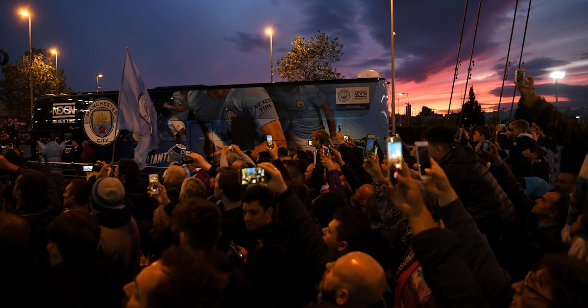 Liverpool Fans Attack Manchester City Team Bus Prior To Champions League Clash At Anfield 90min
