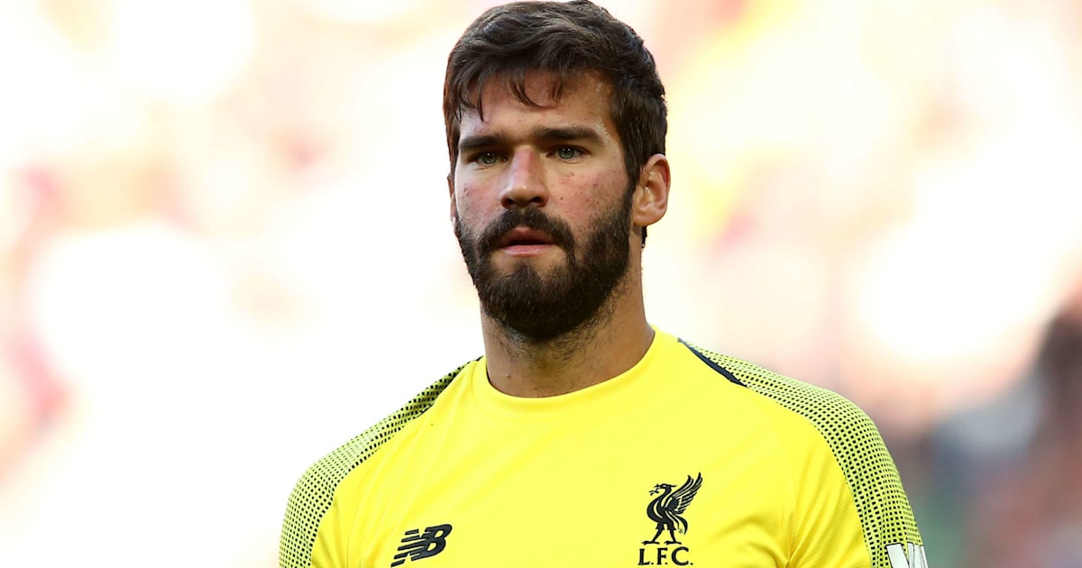 Gafe: Alisson comete falha bisonha em jogo do Campeonato ...