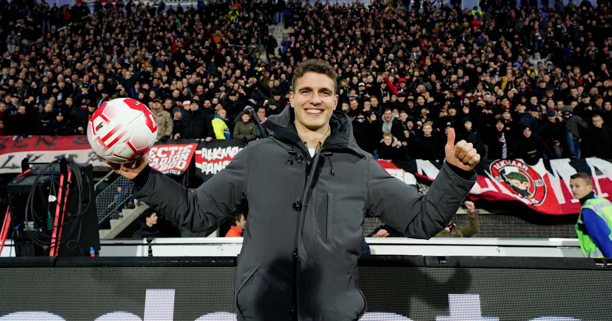 Sc Freiburg Schnappt Sich Guus Til 90min