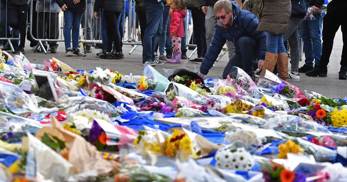 Leicester City Owner Vichai Srivaddhanaprabha S Helicopter Crashes Outside King Power Stadium 90min