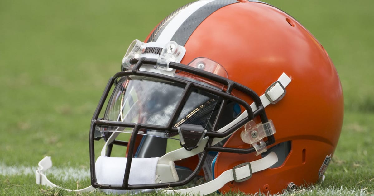 Browns Won't Let Players Wear Helmet With Stripe Until ...