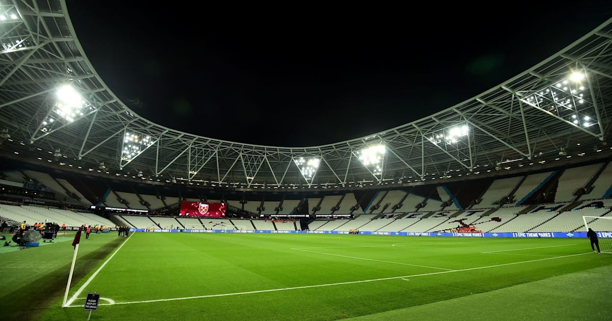 West Ham Reveal Plans To Improve Atmosphere At London Stadium By Moving Stands Closer To The Pitch 90min